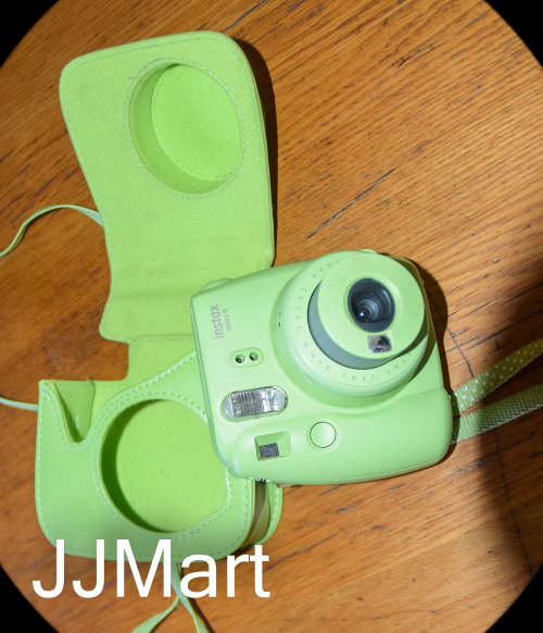 Fujifilm Instax Mini 9 Camera Green + Carry Bag and strap