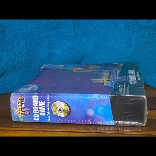 Hannah Montana CD Board Game in Purple Guitar Case­