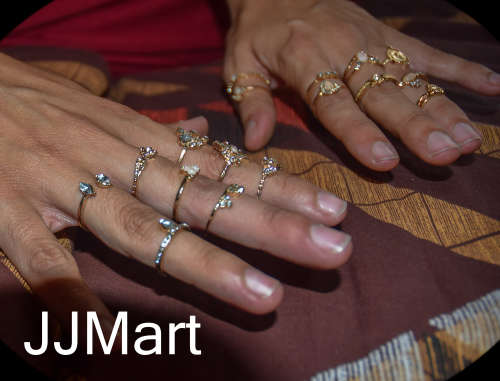 Costume Jewellery : Lot - Golden Rings with Stones Various Sizes