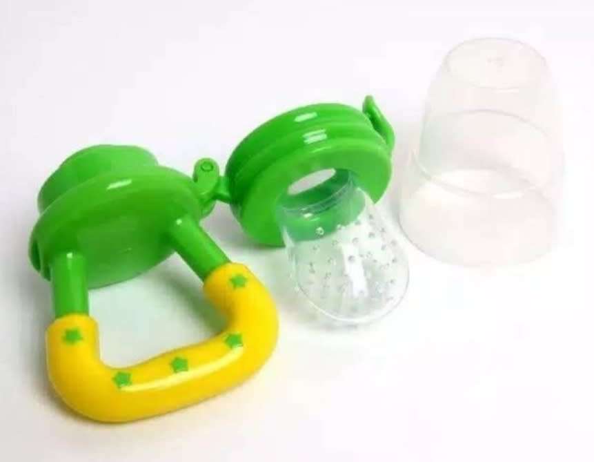 Baby Food/Fruit Squeezer - Pink