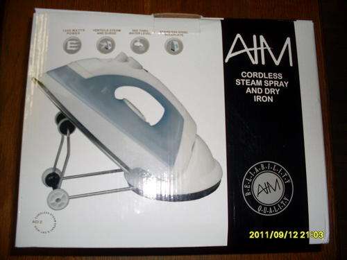 Cordless steam spray and dry iron