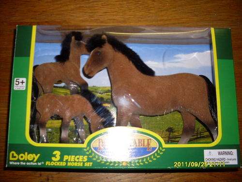 Derby Stable Flocked horse set