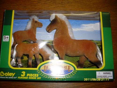 Derby Stable Flocked horse set