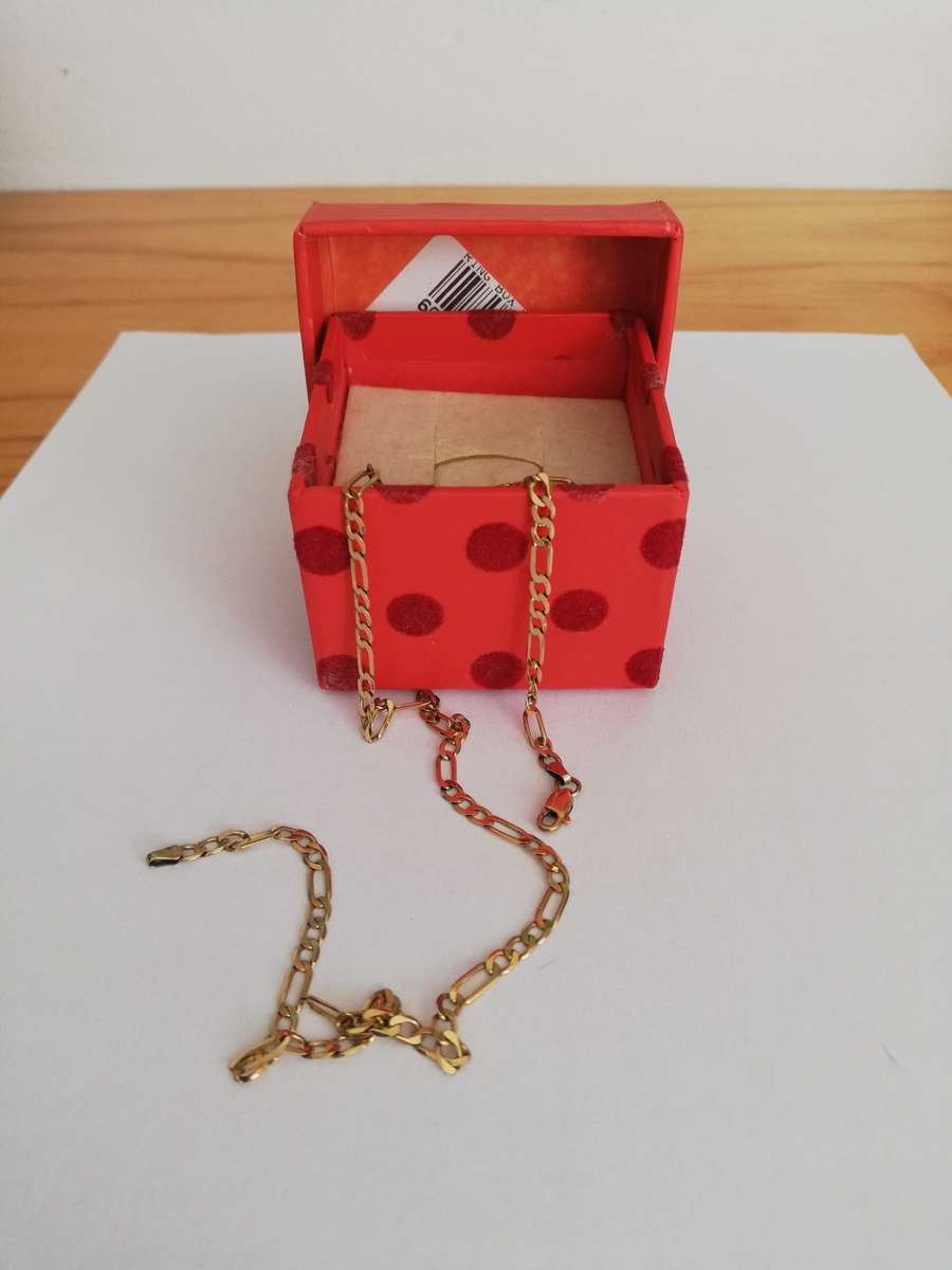 ** SOLID 9CT GOLD ** FLAT LINK CHAIN ** CLEARLY MARKED ** 4.88 GRAMS ** LIKE NEW ** CRAZY R1 START !