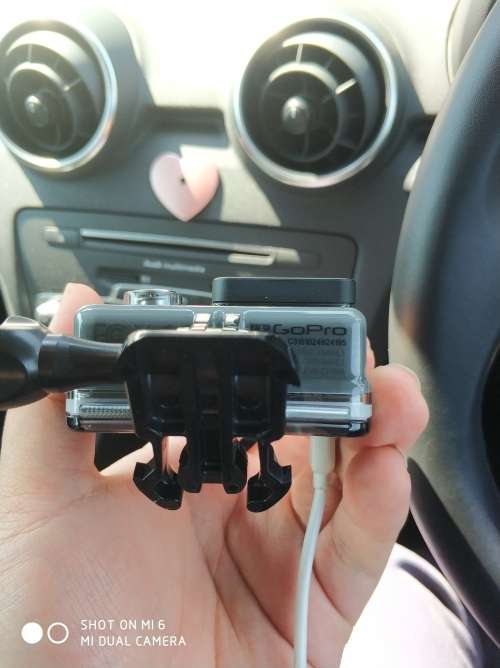 GoPro Hero Plus LCD Near Mint with 32G 663X Lexar Micro Card