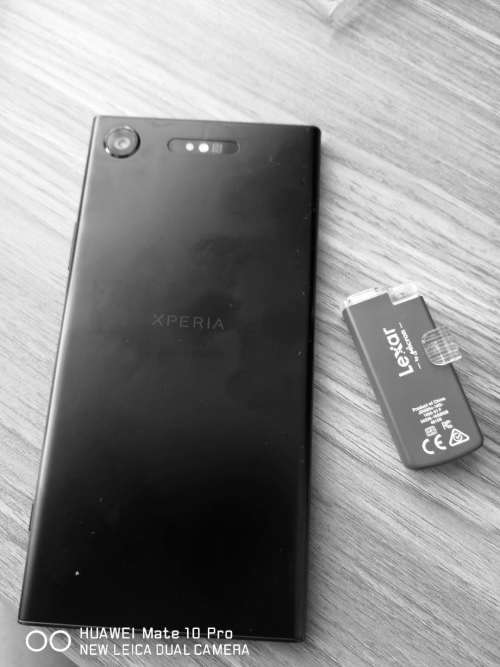 Sony Xperia XZ1 64GB LTE - Black 1 month old, near MINT with original invoice