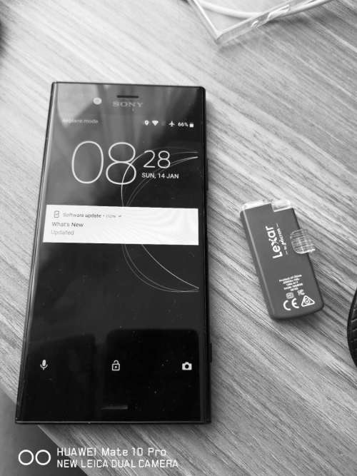 Sony Xperia XZ1 64GB LTE - Black 1 month old, near MINT with original invoice