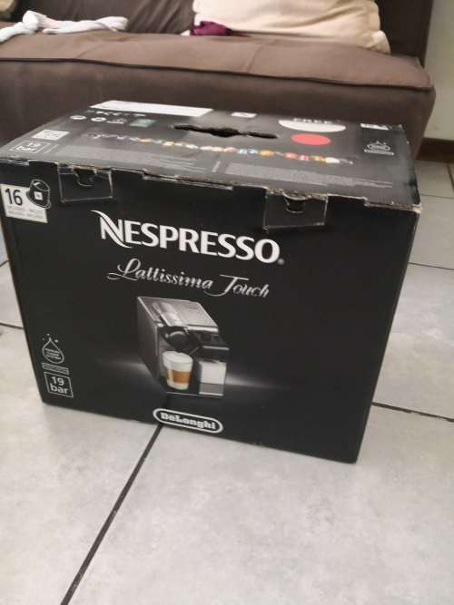 Nespresso Lattissima Touch Automatic Coffee Machine Integrated Milk Frother, Red 99% NEW