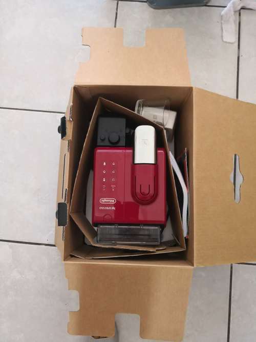 Nespresso Lattissima Touch Automatic Coffee Machine Integrated Milk Frother, Red 99% NEW