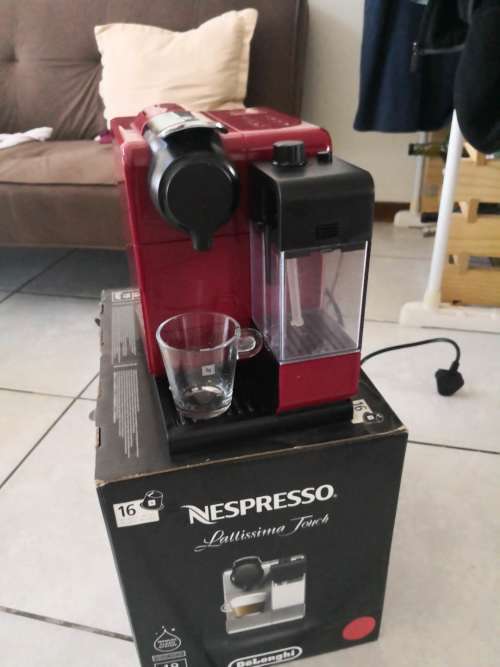 Nespresso Lattissima Touch Automatic Coffee Machine Integrated Milk Frother, Red 99% NEW