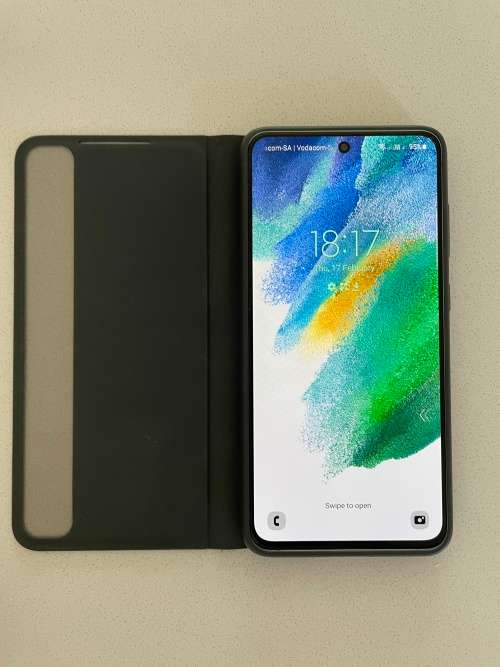 Samsung G990E-DS Galaxy S21 FE Dual 5G 128GB 6GB RAM Olive with SAMSUNG original blue case for free!