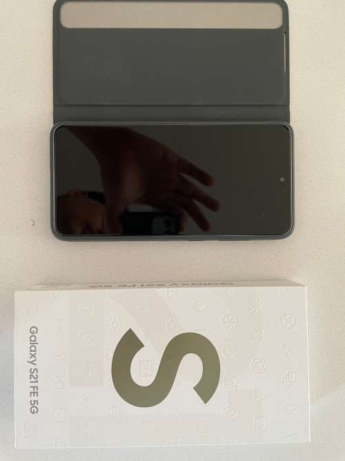 Samsung G990E-DS Galaxy S21 FE Dual 5G 128GB 6GB RAM Olive with SAMSUNG original blue case for free!