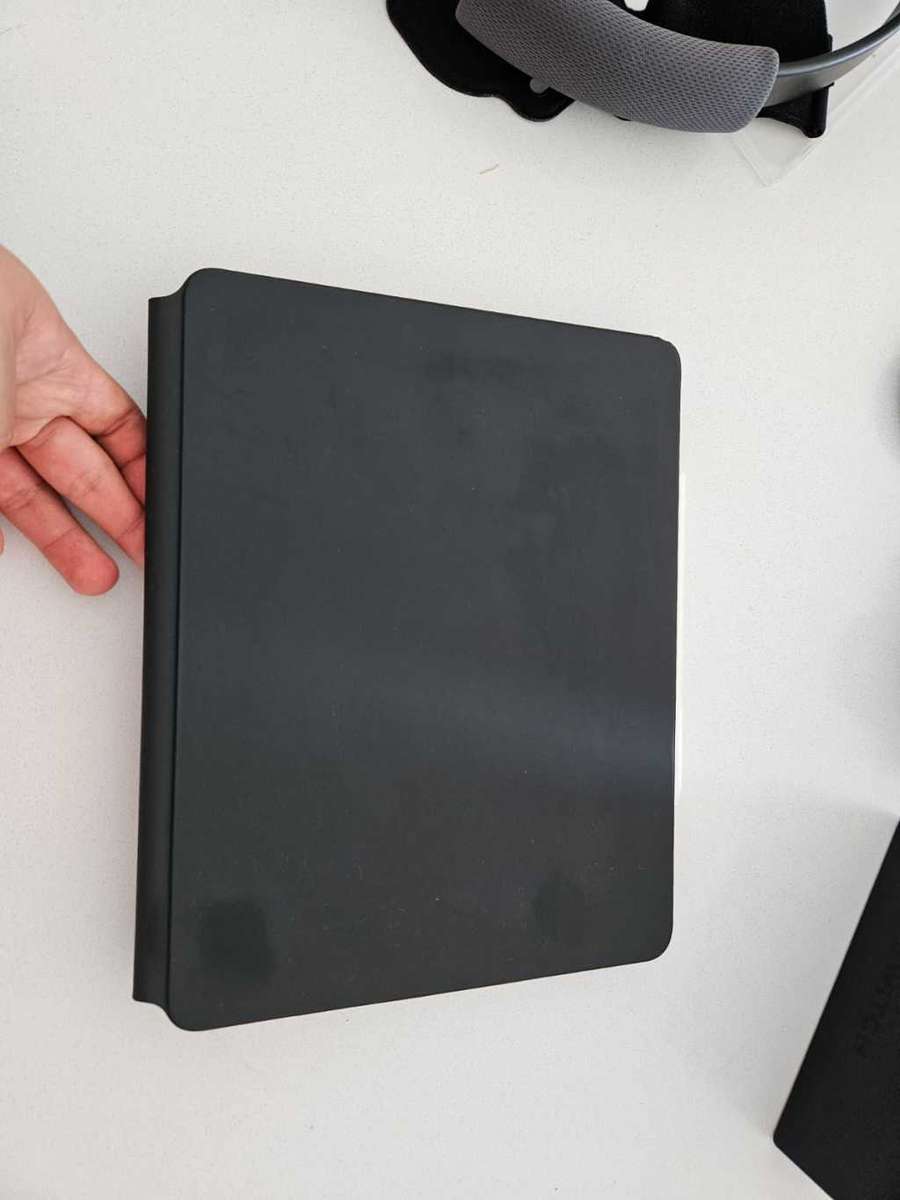 Apple Magic Keyboard for iPad Pro 12.9inch 5th Gen Black- DEMO Unit