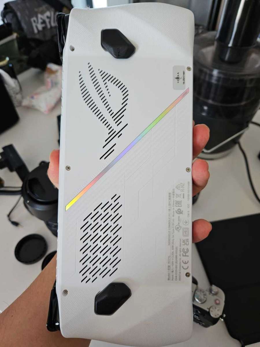 ASUS ROG Ally Z1 Extreme - Handheld Console- DEMO Unit