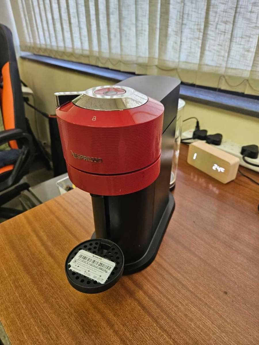 Nespresso Vertuo Red with a lot Capsules