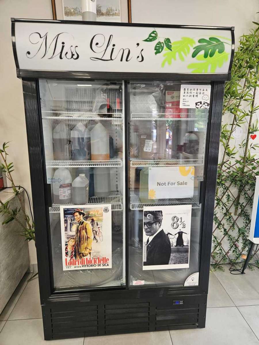 Beverage Cooler Double Door Display Fridge (FRIDGESTAR)