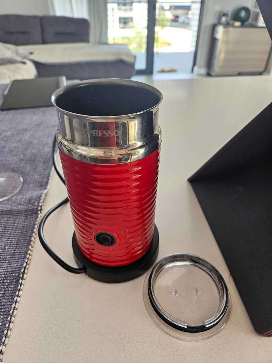 Aeroccino 3 Milk Frother - Red