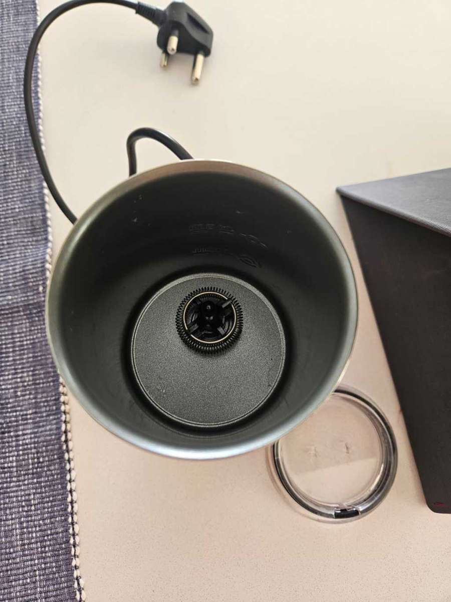 Aeroccino 3 Milk Frother - Red