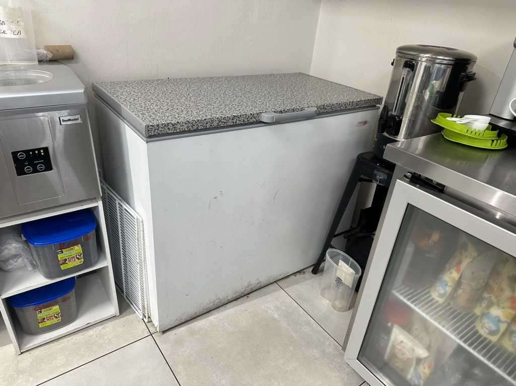 GRANITE TOP CHEST FREEZER