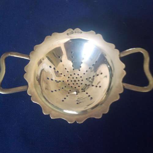 HALLMARKED STERLING SILVER TEA STRAINER