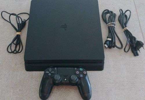 PlayStation 4 500GB Slim + One Controller