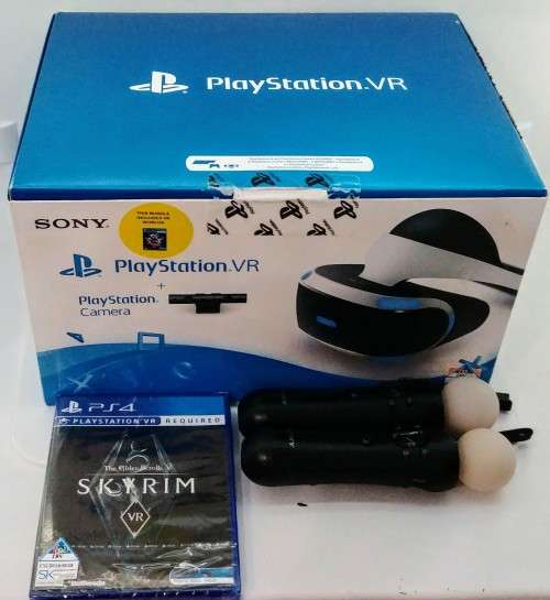Sony playStation VR + Camera + 2xPS Move Controllers + Skyrim & VR Worlds