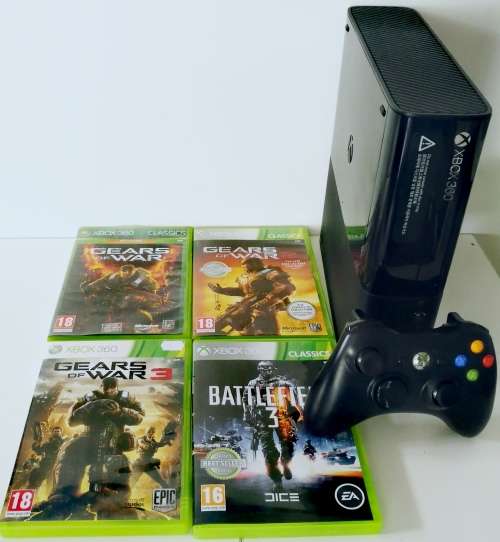 Xbox 360 Super Slim 250GB Bundle + 4 Games.