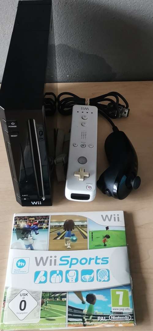 Nintendo Wii Bundle + 1 Game