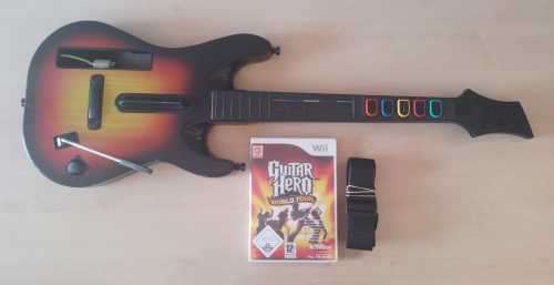 Nintendo Wii Guitar Hero Bundle