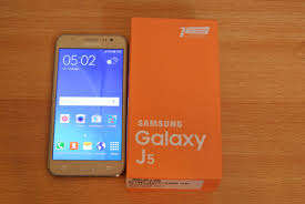 Samsung J5 / 8GB Internal Memory / 13MP Camera