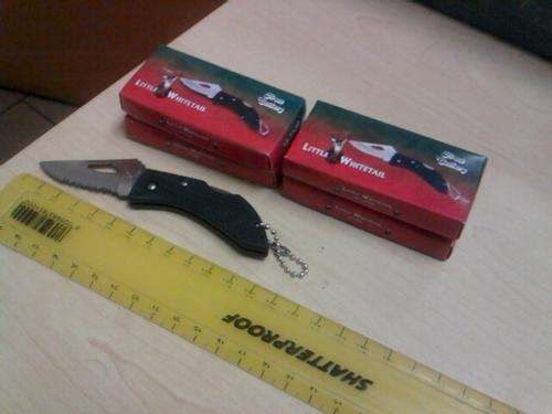 Frost cutlery Little Whitetail Keychain Knife