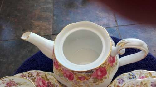 ROYAL ALBERT- TEA FOR TWO!!!