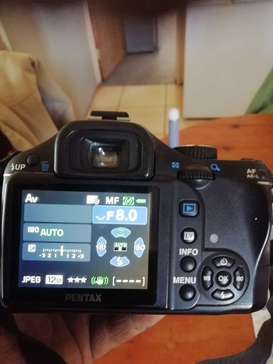 Pentax K-x digital camera. PLEASE READ