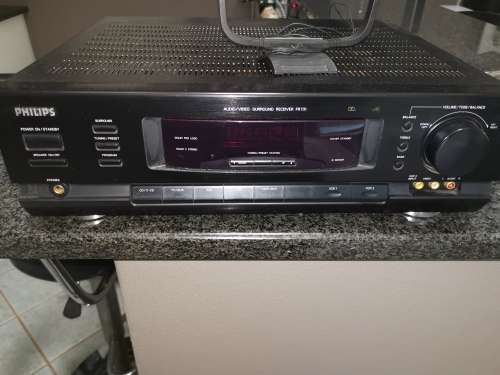 Audio / Video Surround Receiver with remote and speakers