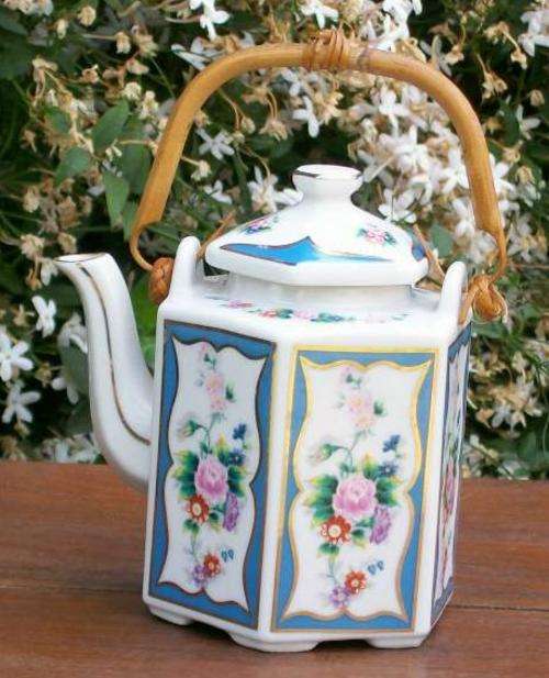 LOVELY HEXAGONAL TEA POT