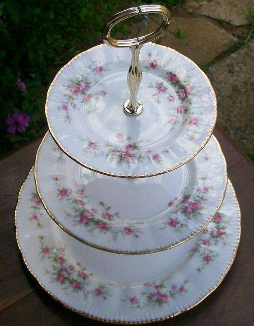 PARAGON CAKE STAND ## VICTORIANA ROSE##