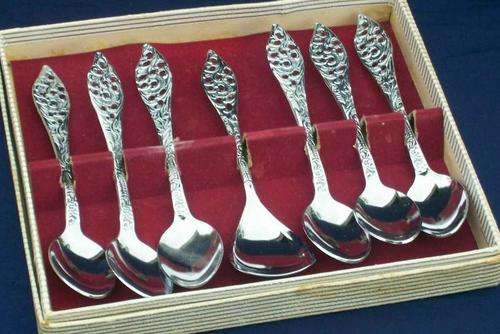 ROYAL DUTCH SILVERWORKS ## ELWEZETTA CHROME PLATED BOXED SET OF SPOONS