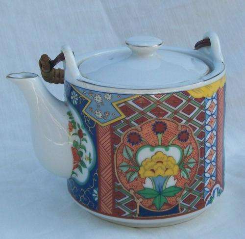 ORIENTAL CERAMIC TEAPOT