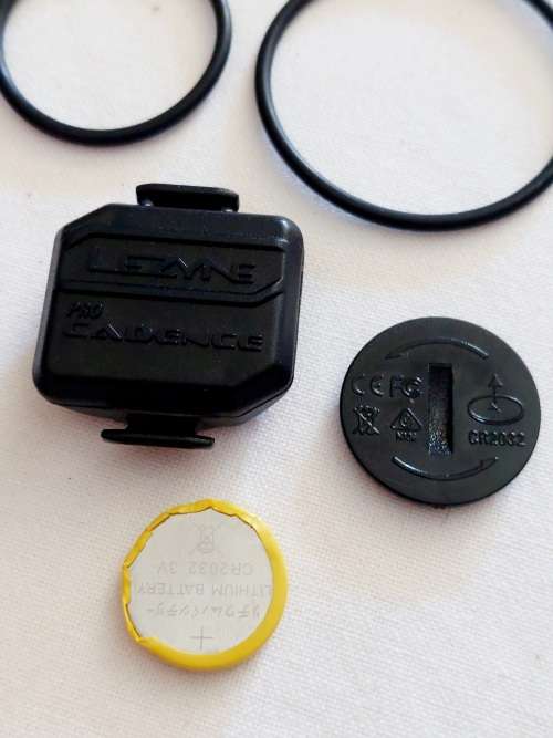 Lezyne Pro Cadence Sensor(Please Read)