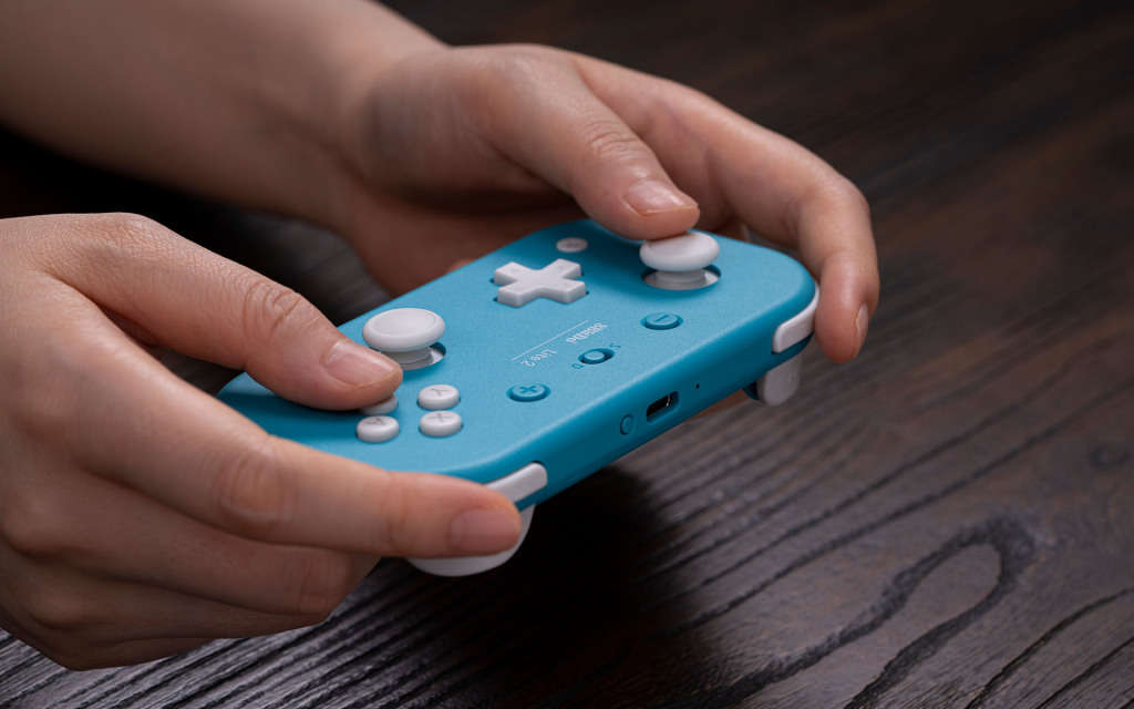 8Bitdo Lite 2 Bluetooth Controller with Motion Controls for Switch, Android and IOS - 2 Colours