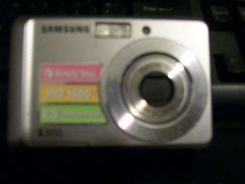 SAMSUNG 8.1 MEGA PIXELS - PLEASE READ