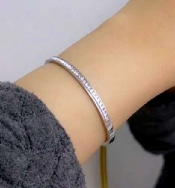 Gorgeous Cubic Zirconia Silver Stainless Steel Clip Bangle in High Quality Velvet Gift Box