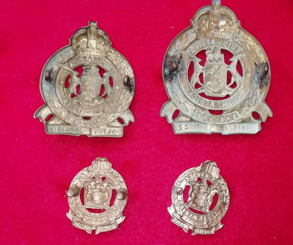 SOUTH AFRICAN RAILWAYS POLICE CAP AND COLLAR BADGES X 4