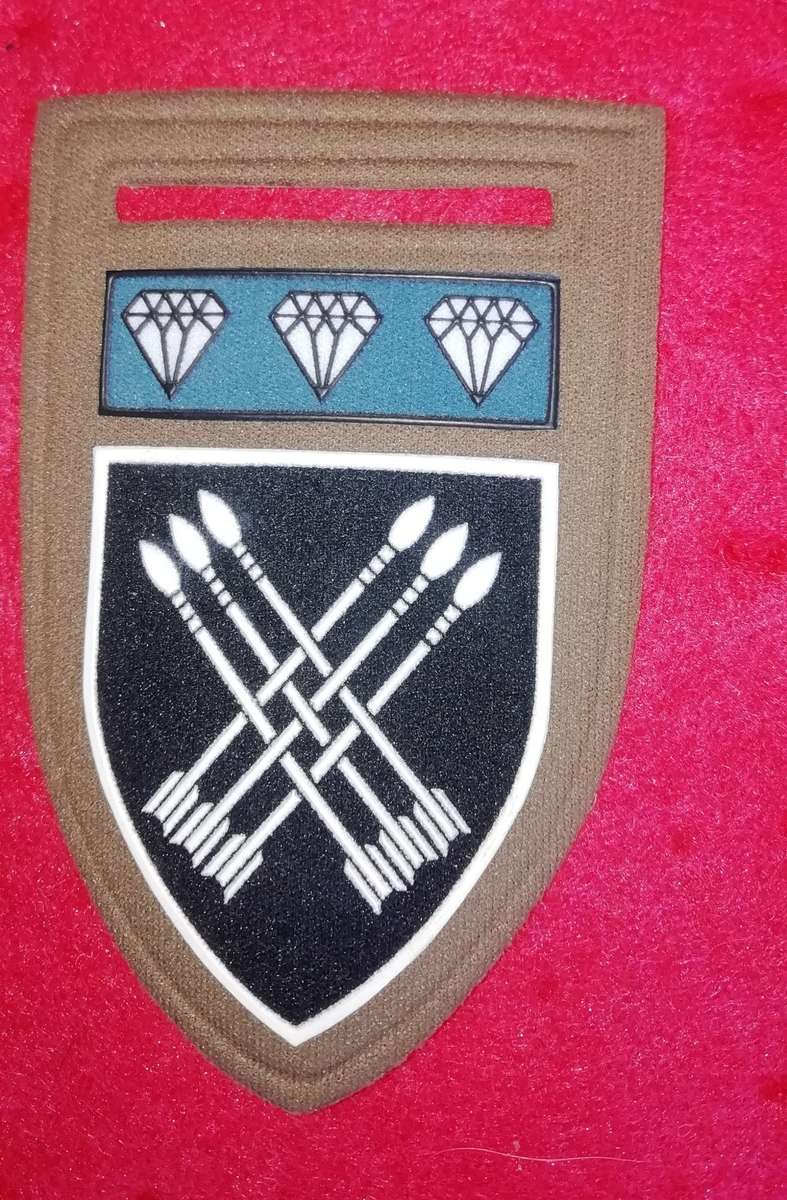 32 BATTALION TUPPER SHOULDER FLASH WITH NORTHERN CAP COMMAND BAR