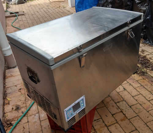 75 liter stainless steel 12V Camping Fridge or Freezer
