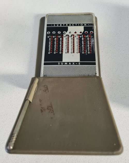 Sumax-e  manual calculator, 1951