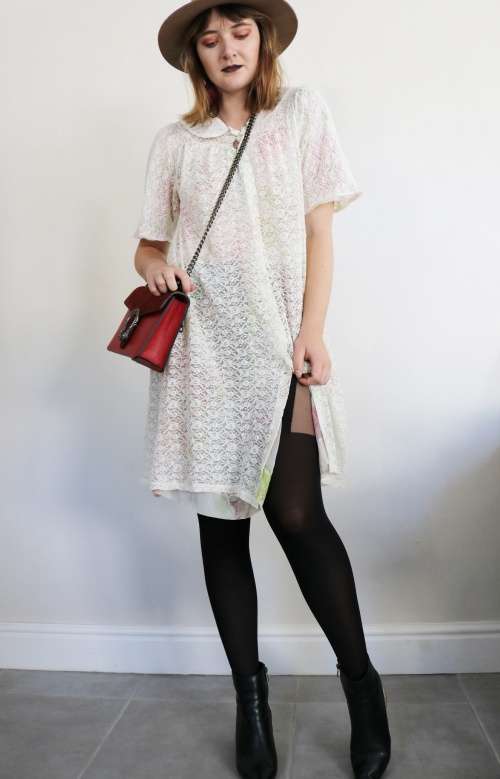 Vintage white lace dress / loose fitting dress / button up dress / size medium