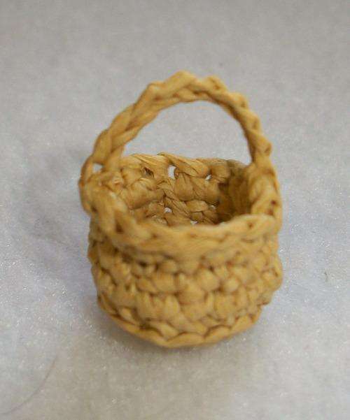 Miniature baskets, brown