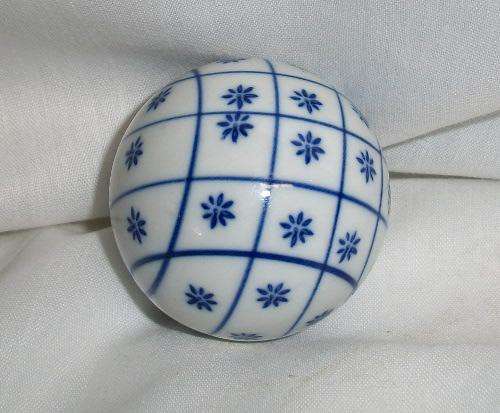 Oriental type ceramic ball
