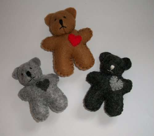 tiny felt gift bears